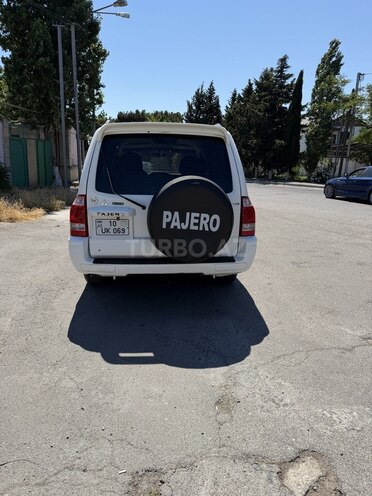 Mitsubishi Pajero-2