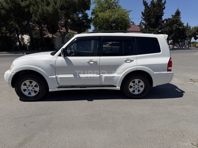 Mitsubishi Pajero-3