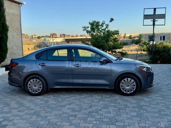 Kia Rio-7