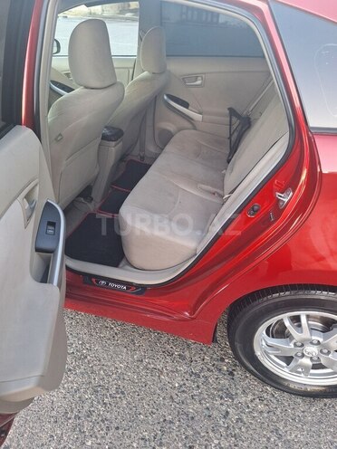 Toyota Prius-8