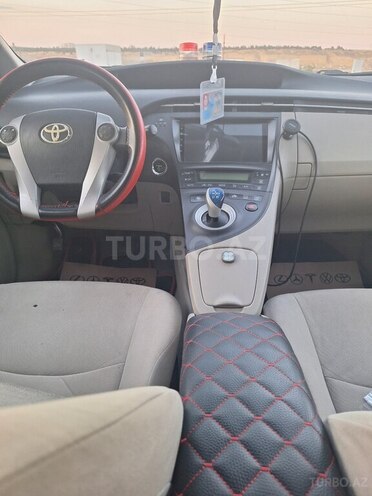 Toyota Prius-9