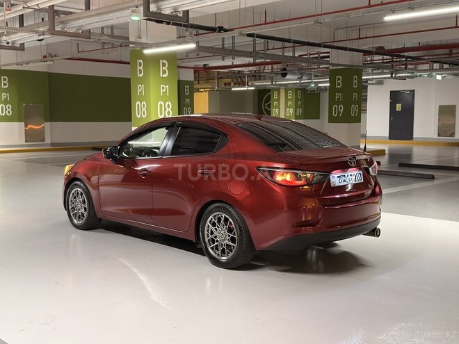 Toyota Yaris iA-6