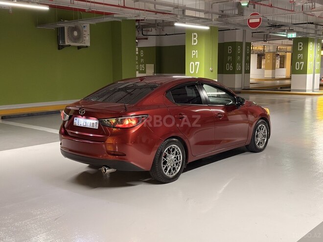 Toyota Yaris iA-4