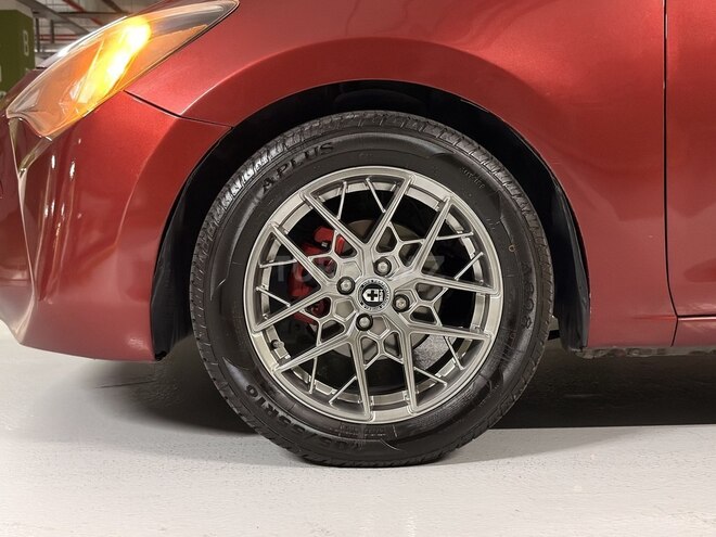 Toyota Yaris iA-9