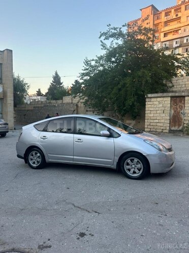 Toyota Prius-2