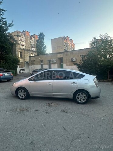 Toyota Prius-3