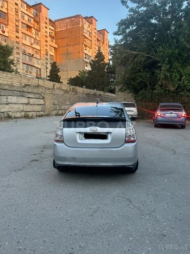 Toyota Prius-4