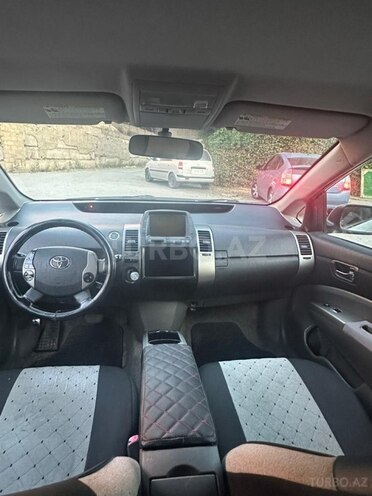 Toyota Prius-5