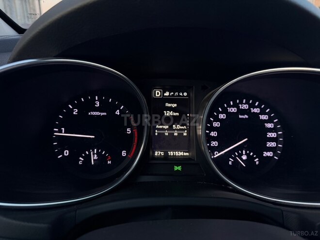 Hyundai Santa Fe-12