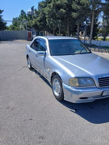 Mercedes C 240-3