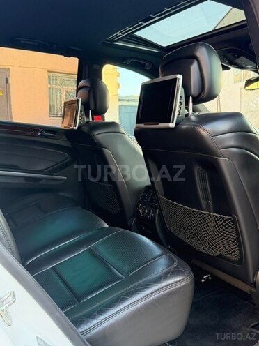 Mercedes ML 63 AMG-15