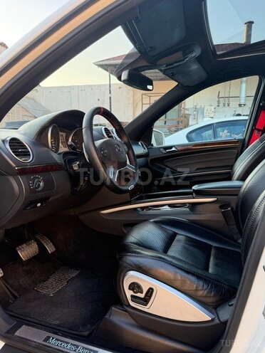 Mercedes ML 63 AMG-25