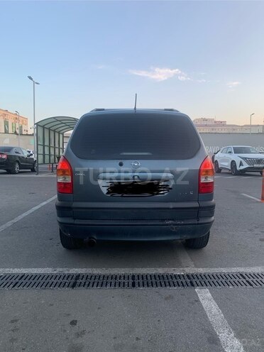 Opel Zafira-4