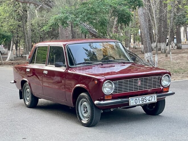 LADA (VAZ) 21011-2