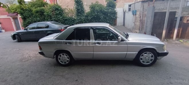 Mercedes 190-8