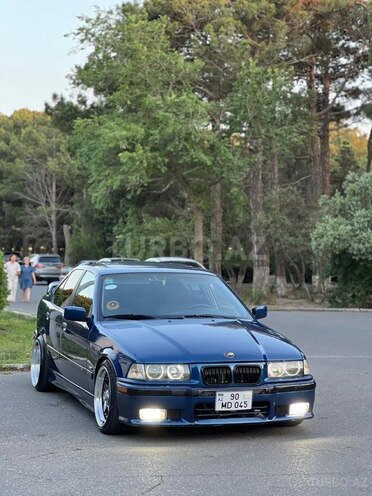 BMW 320-7