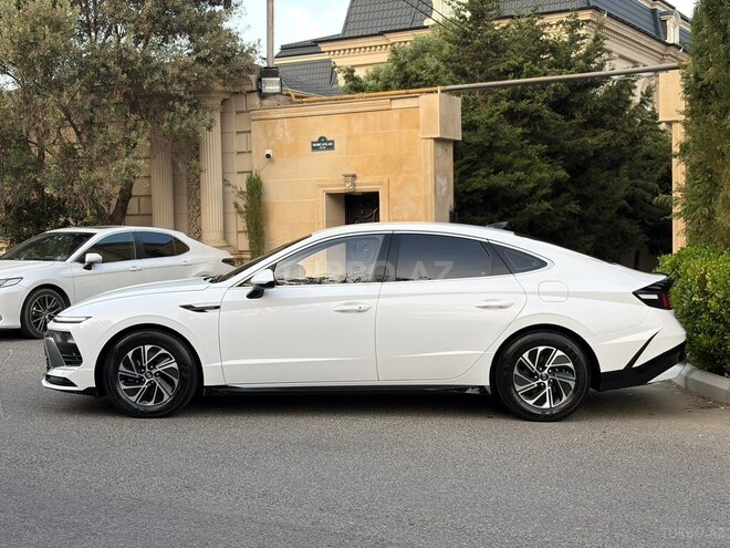 Hyundai Sonata-4