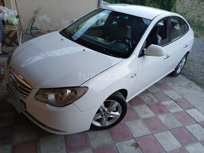 Hyundai Elantra-3