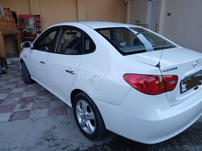 Hyundai Elantra-9