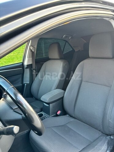 Toyota Corolla-10