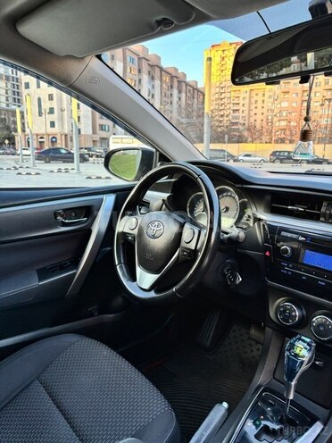 Toyota Corolla-8