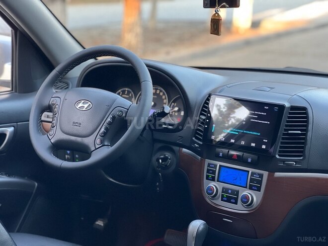 Hyundai Santa Fe-15