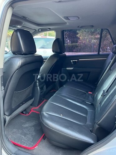 Hyundai Santa Fe-13