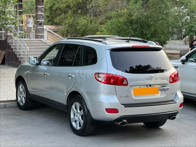 Hyundai Santa Fe-10