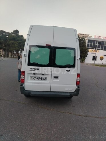 Ford Transit-4