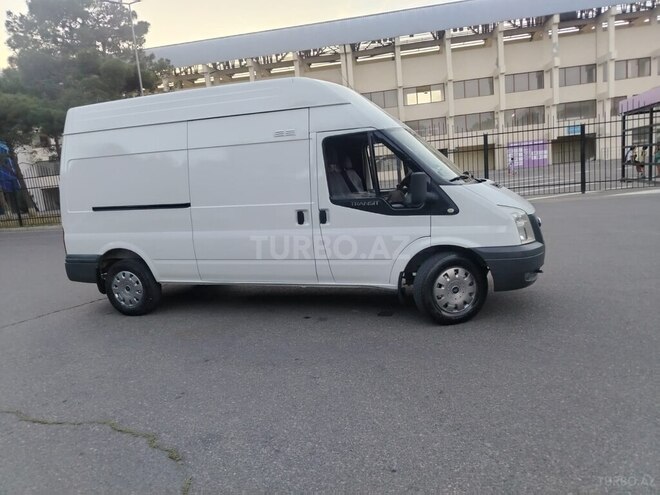 Ford Transit-2