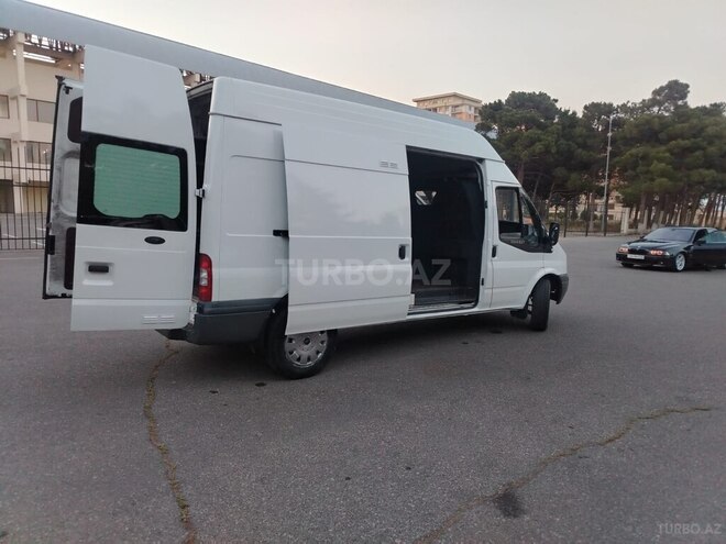 Ford Transit-6