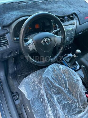 Toyota Corolla-8