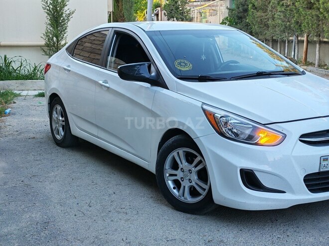 Hyundai Accent-5