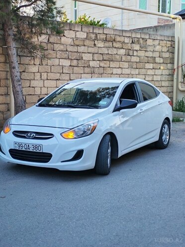 Hyundai Accent-2