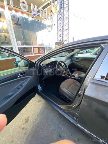 Hyundai Sonata-9