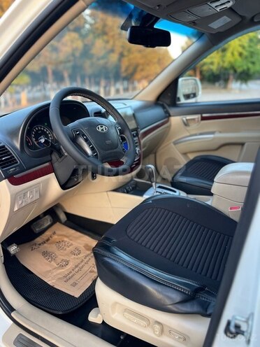 Hyundai Santa Fe-13