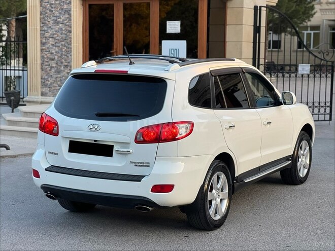 Hyundai Santa Fe-12