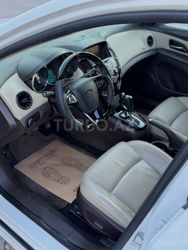 Chevrolet Cruze-5