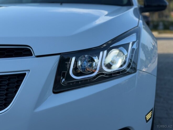 Chevrolet Cruze-16
