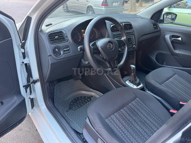 Volkswagen Polo-7