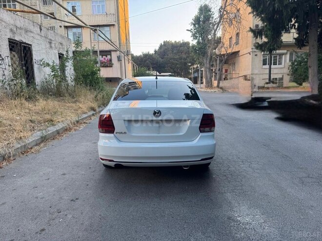 Volkswagen Polo-4