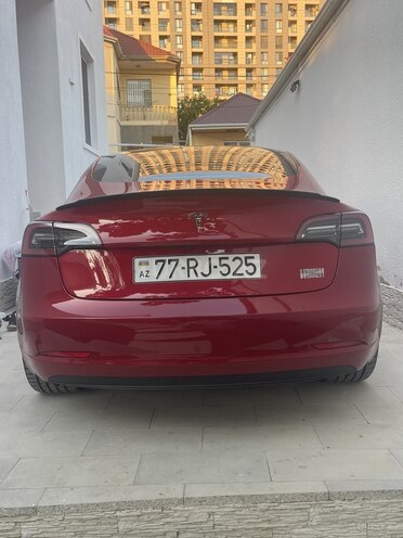 Tesla Model 3-2
