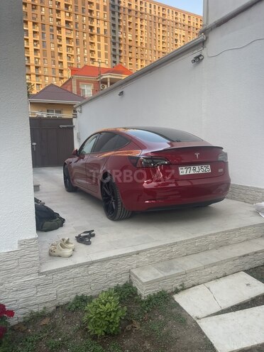 Tesla Model 3-11