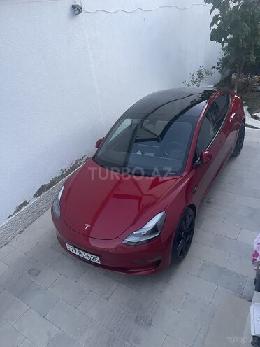 Tesla Model 3-4