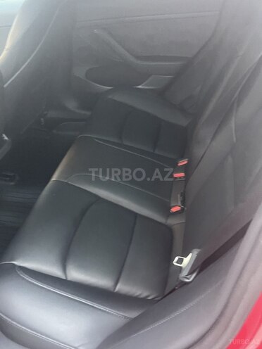 Tesla Model 3-15