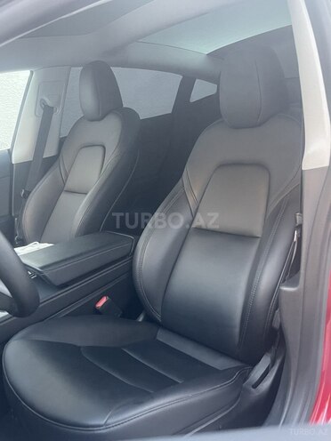 Tesla Model 3-17