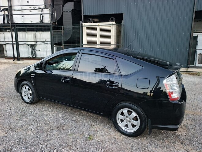 Toyota Prius-4