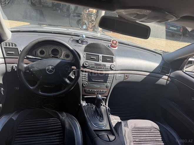 Mercedes E 240-6