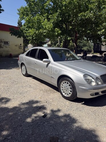 Mercedes E 240-3
