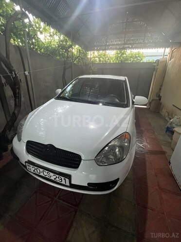 Hyundai Accent-1
